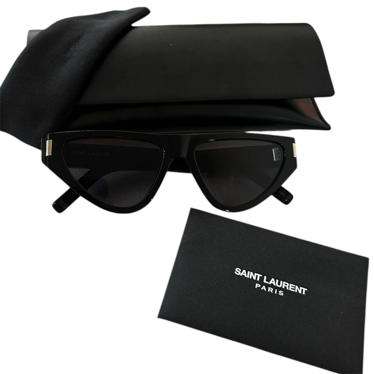 Yves Saint Laurent SL 468