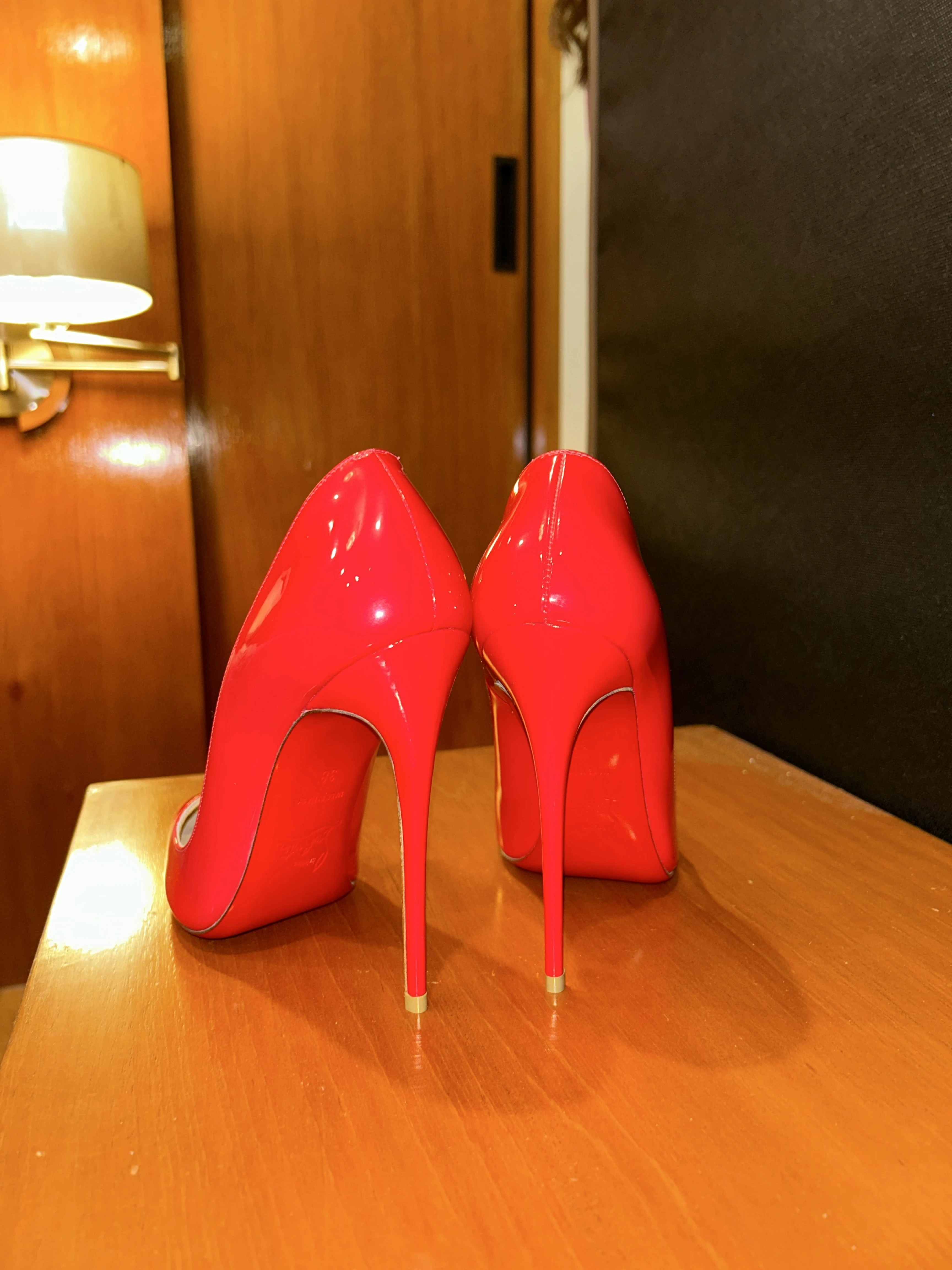 Christian Louboutin So Kate