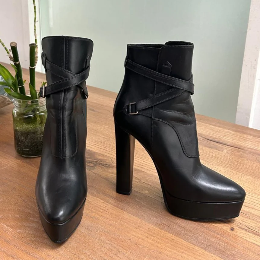 Yves Saint Laurent 