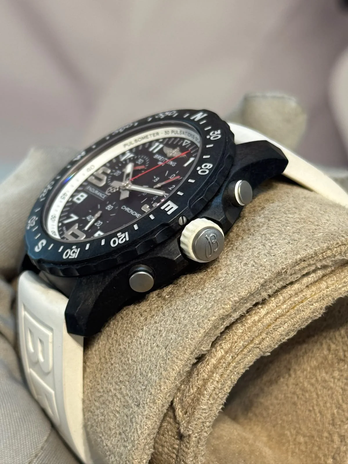 Breitling Endurance Pro 44 X82310